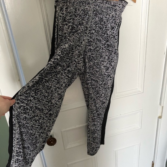 Lululemon 7/8 pants - Picture 1 of 7